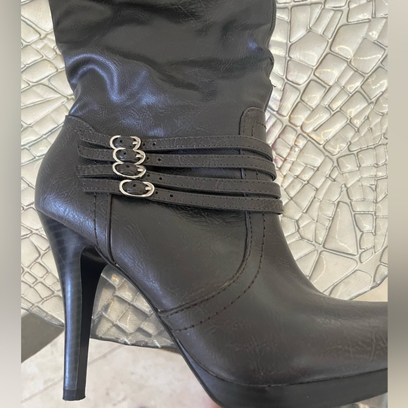 JESSICA SIMPSON grey high heeled boots - Picture 5 of 9